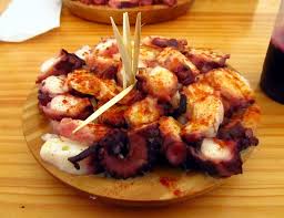 El molusco más inteligente, con los pies en la cabeza, que está delicioso a feira